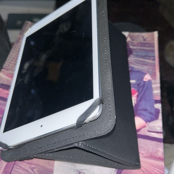 Alpple mini ipad - Picture 7 of 7